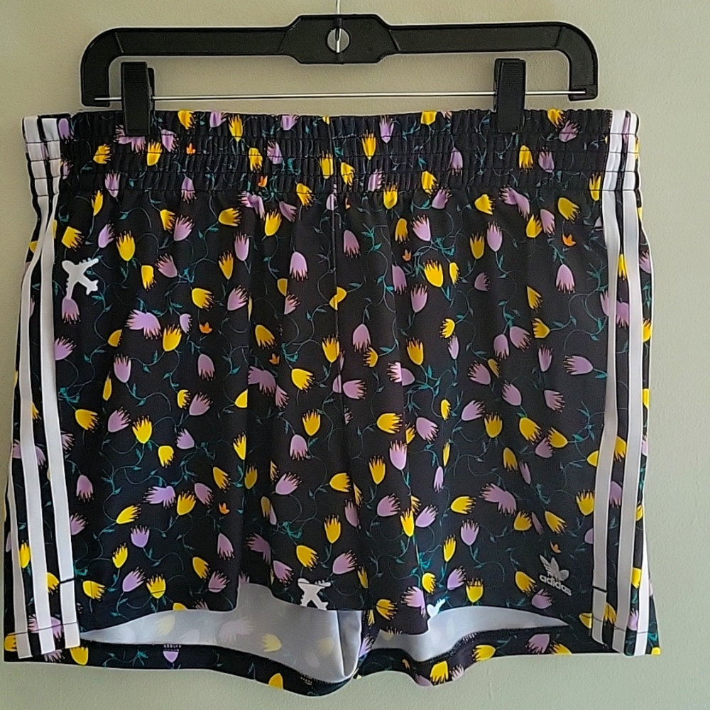 Adidas Womens XL BLACK FLORAL AOP SHORTS